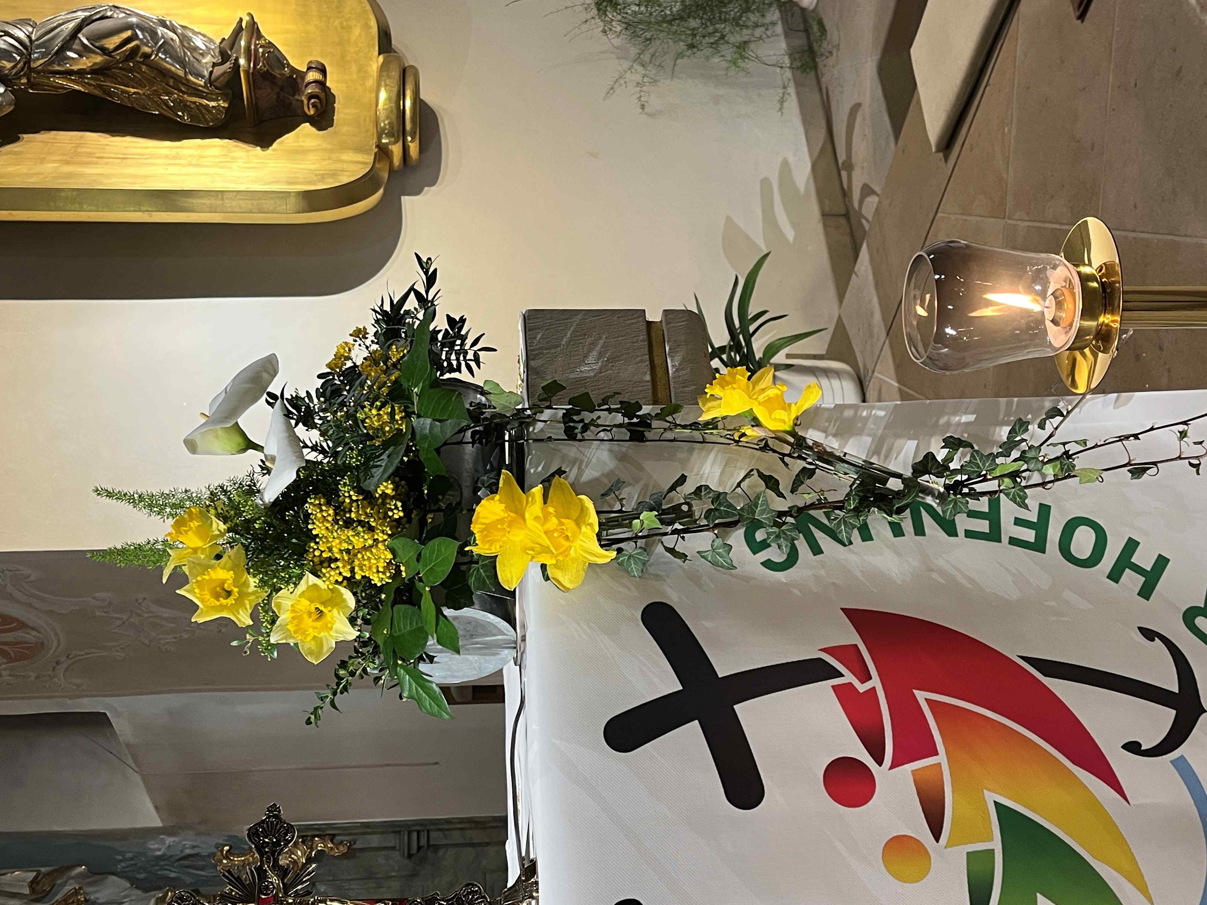 250419 06 Blumenschmuck