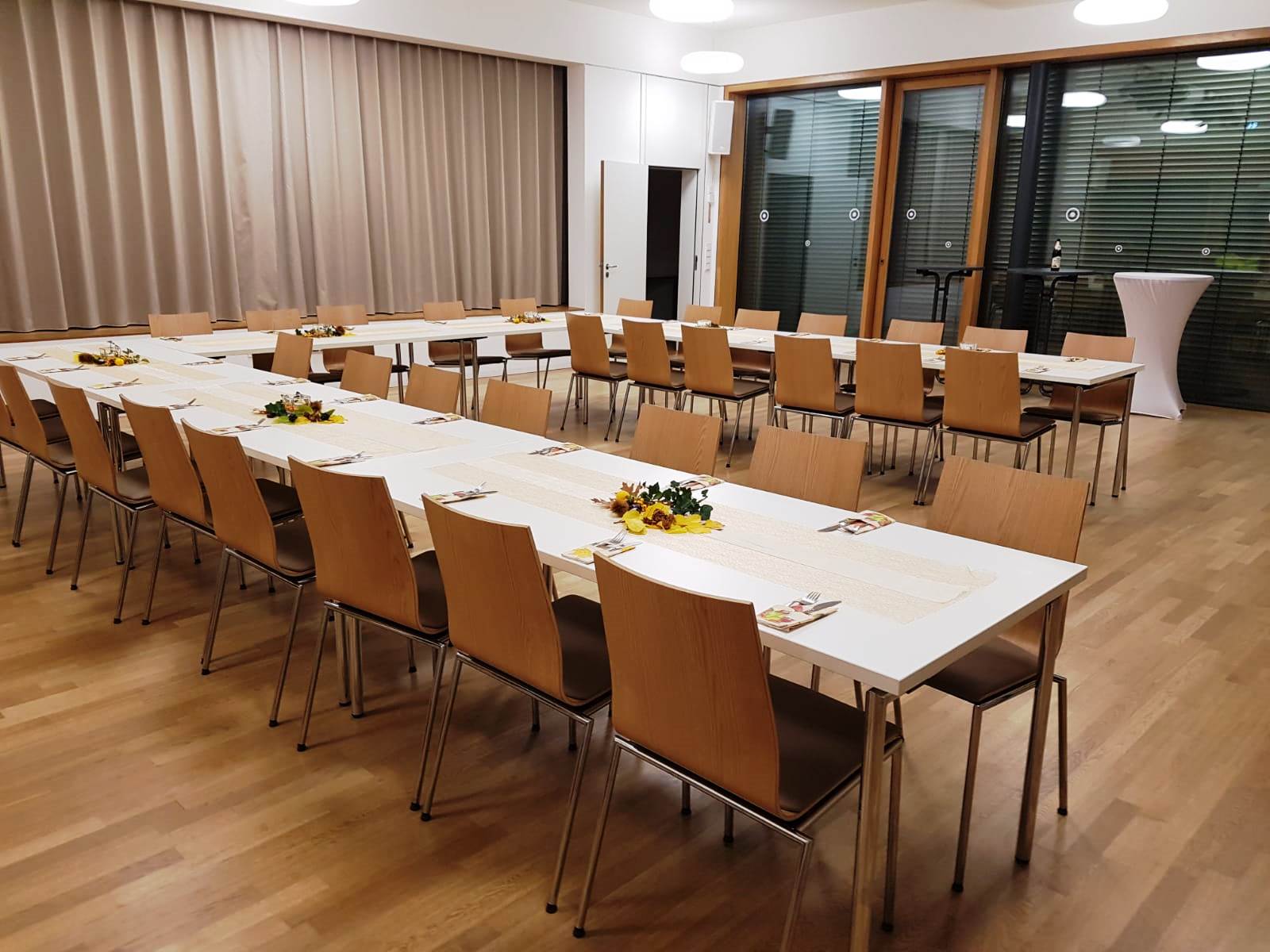 eingedeckter Saal